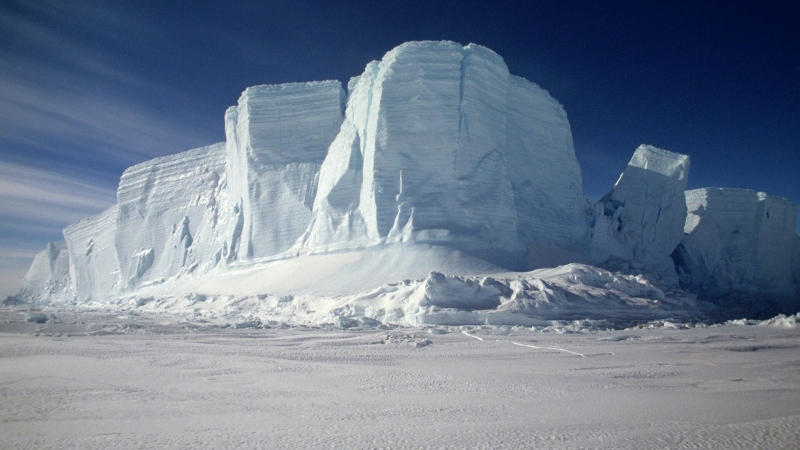 Российские ученые достали в Антарктиде лед возрастом почти 600 тысяч лет