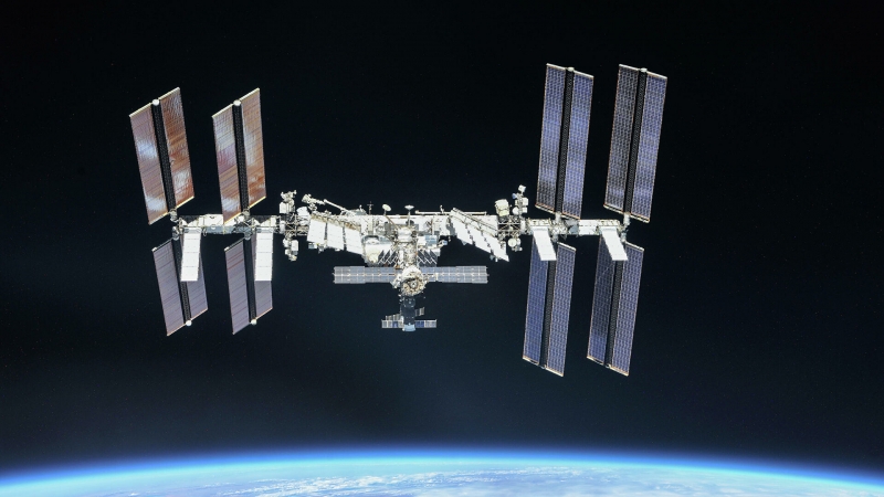 Космонавты проверили, можно ли из открытого космоса достучаться до МКС
