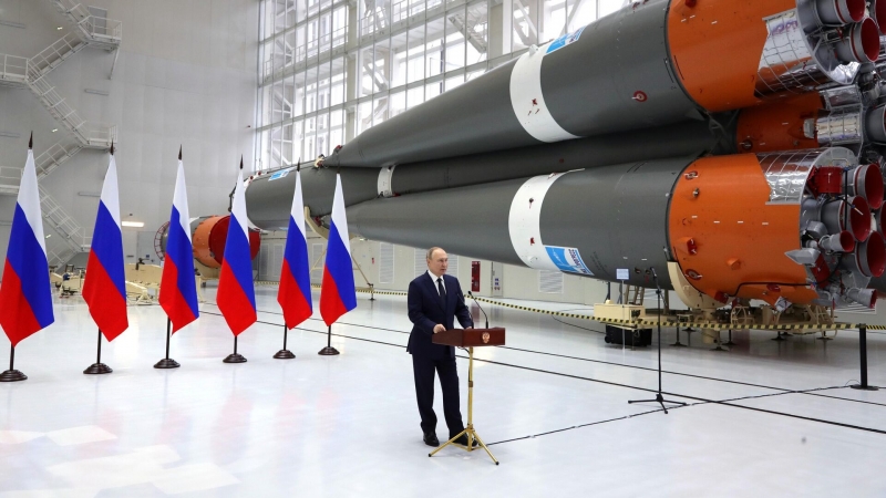 Путин призвал пропагандировать интерес к космической отрасли среди молодежи