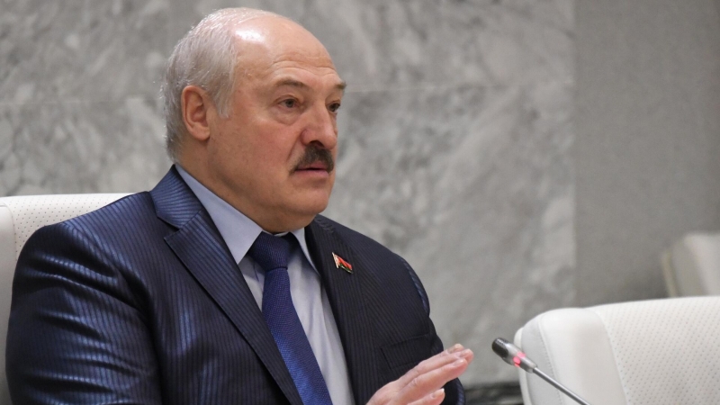 Лукашенко поставил задачу развивать мобильность армии