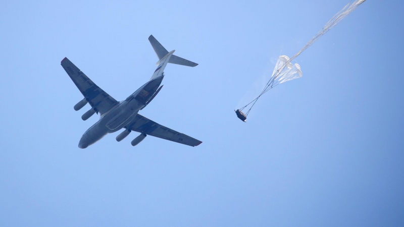 Российские ученые разработали "умный парашют" для десантирования грузов
