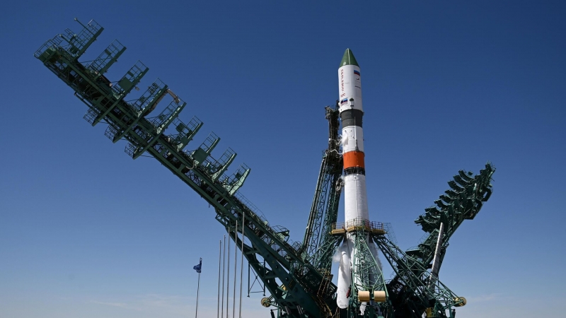 Грузовой корабль "Прогресс МС-20" увел МКС от космического мусора