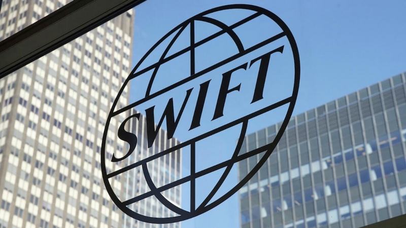 Орешкин заявил о намерении властей сделать так, что SWIFT не будет нужна