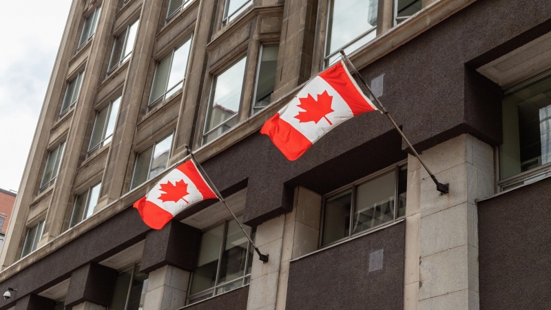 Телефоны госслужб в Канаде оказались недоступны из-за сбоя связи