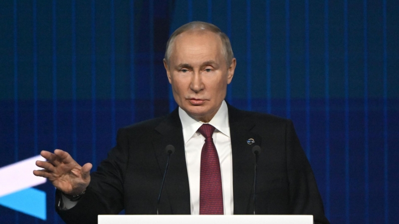 Россия не планирует запирать у себя ученых, заявил Путин