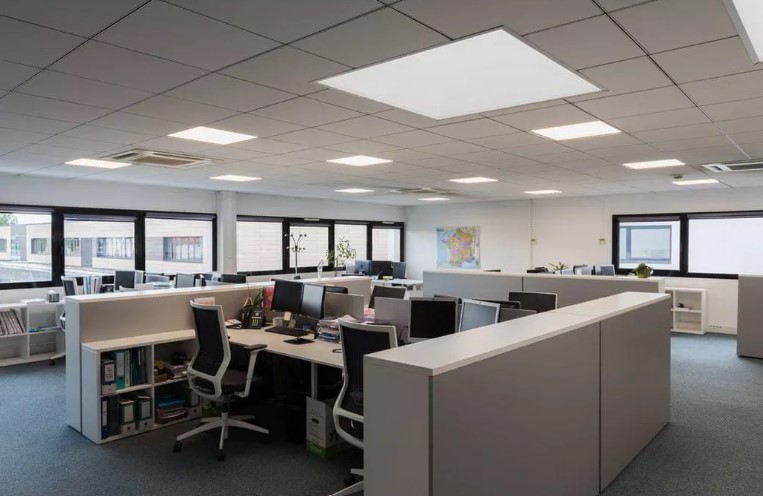 Потолочные светодиодные светильники для офиса
