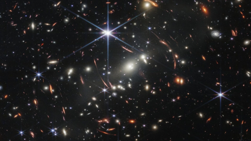 Загадочное движение звезд. Физики поставили под сомнение теорию гравитации