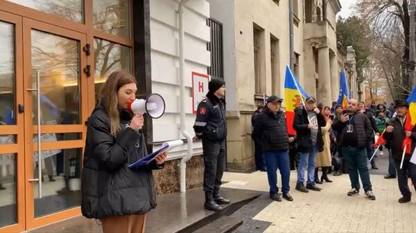 В парламенте Молдавии назвали запрет вещания каналов атакой на демократию