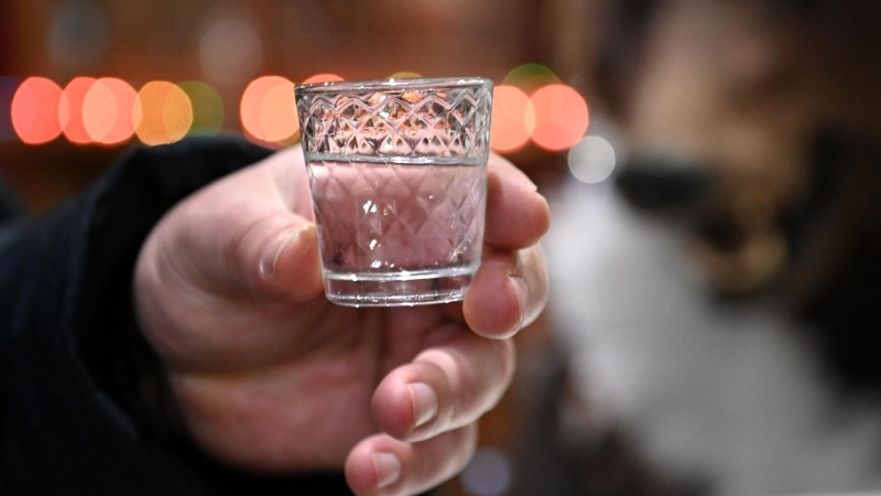 Кому полезен алкоголь: что ученые узнали о спиртном в 2022-м