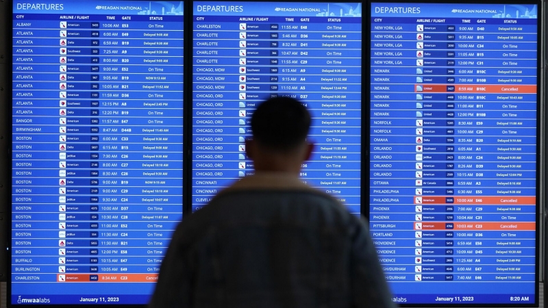 В США отменили и перенесли свыше десяти тысяч рейсов из-за сбоя в среду