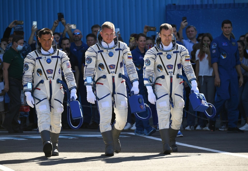 "Нам нужны такие аварии": как спасут космонавтов из "Союза" с пробоиной