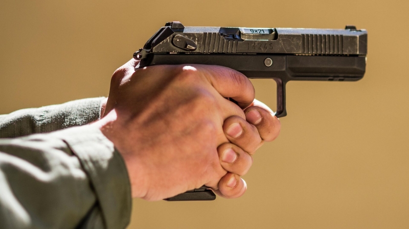 Минобороны получило очередную партию новейших пистолетов "Удав"