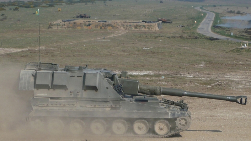 Украинские военные прибыли в Британию осваивать самоходки AS-90