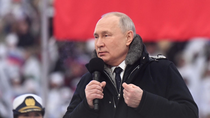 Путин оценил темпы производства всей линейки обычных вооружений России