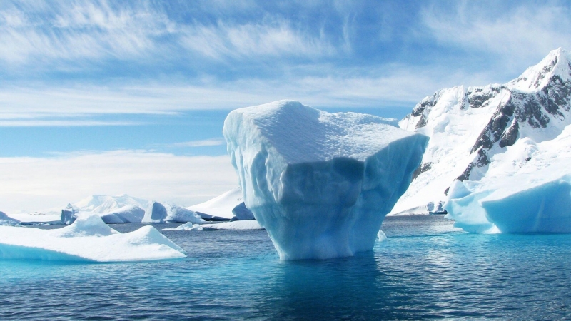 Российские ученые выявили причину регулярного сброса воды в озере в Арктике
