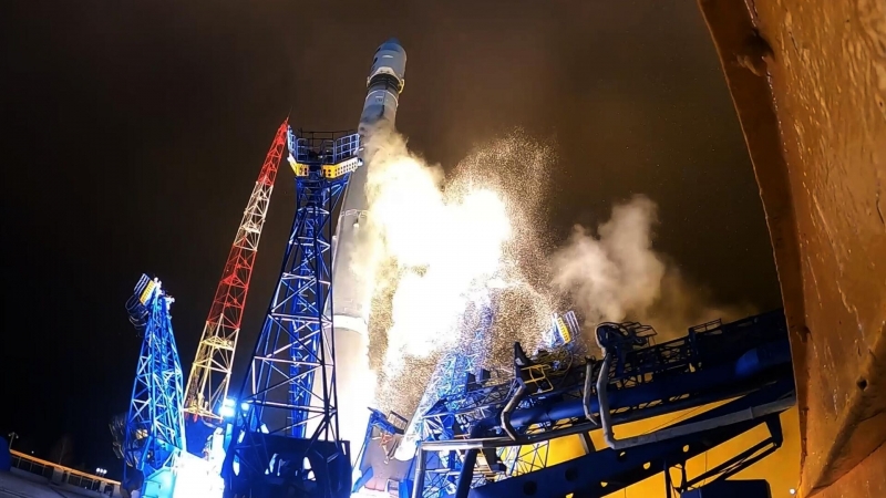 ВКС России провели пуск ракеты-носителя "Союз-2.1в" со спутником