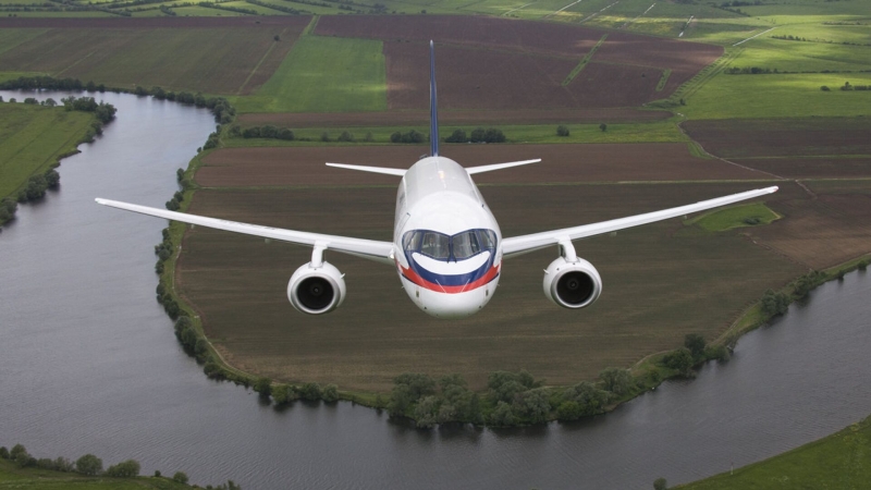 Импортозамещенный самолет SJ-100 совершил первый полет