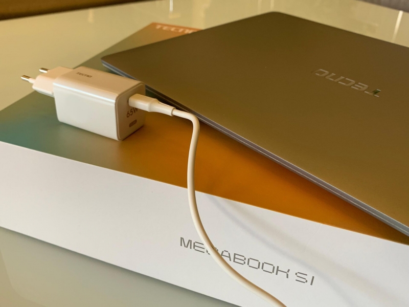 Ноутбук Tecno Megabook S1: инновационный дизайн и продуманная начинка