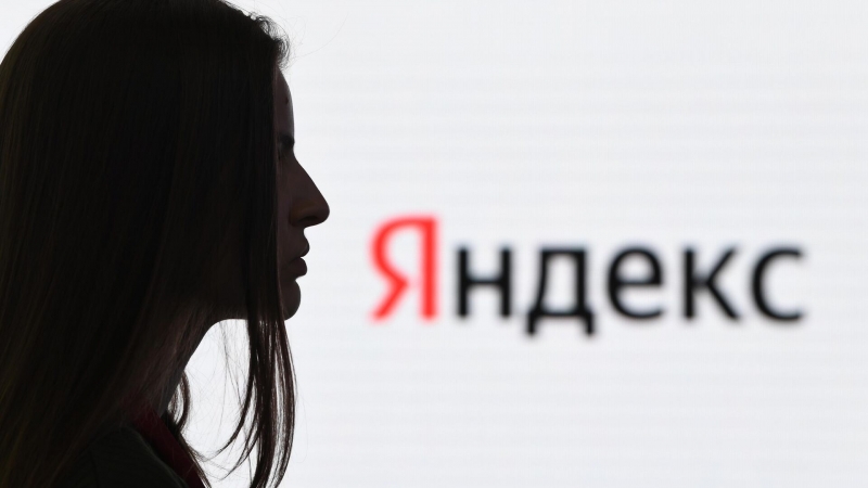 В "Яндексе" считают, что "Алису" скоро будет сложно отличить от человека