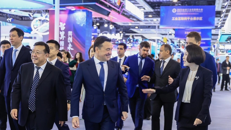 Воробьев посетил выставку высоких технологий в Китае