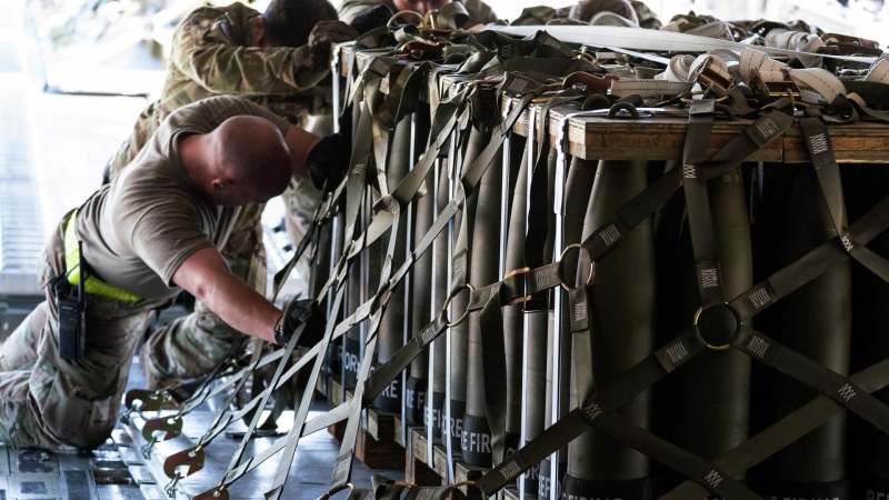 В армии США заявили, что не знают, сколько лишнего оружия на их складах