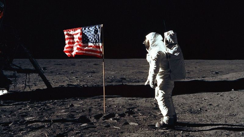 Пушков оценил вердикт нейросети о высадке американцев на Луну