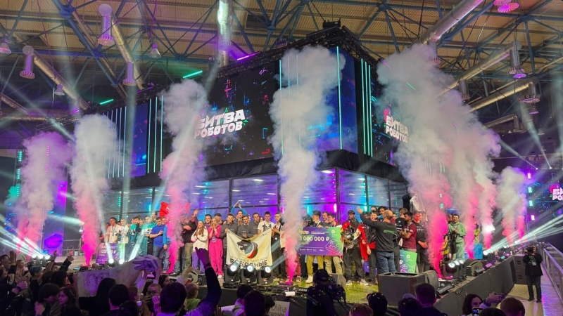 На "Битве роботов" в Москве победила китайская команда