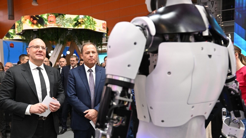 Китай начинает мировую "гонку" антропоморфных роботов, заявил эксперт