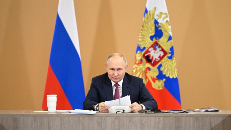 Путин назвал попытки запретить общение ученых нелепыми нелепы