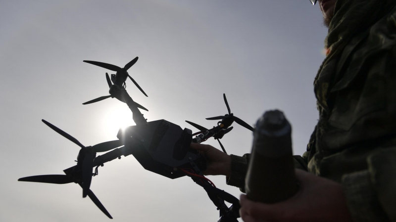Аналитик рассказал о разработке автоматизированных групп дронов-камикадзе