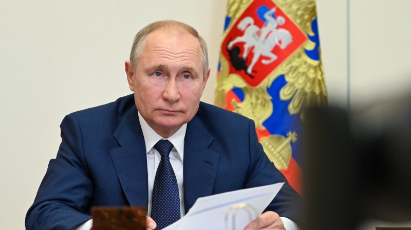 Путин предложил обсудить стратегию развития научного фонда