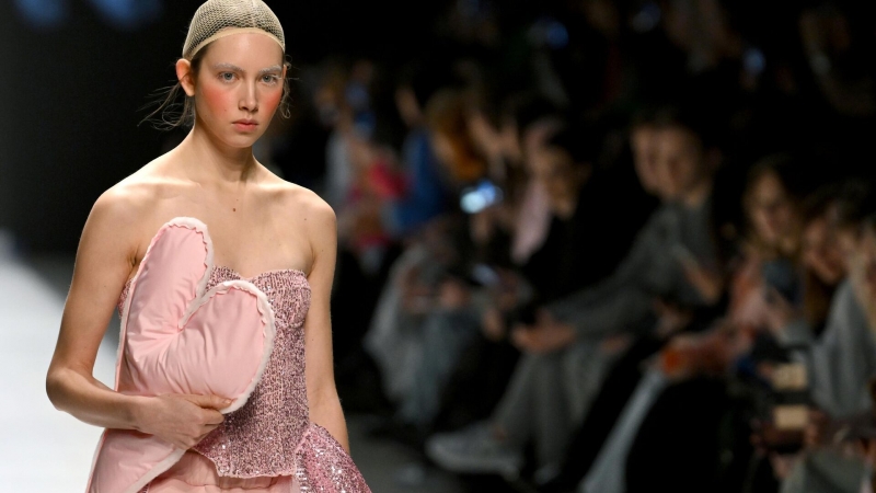 На Московской неделе моды показали бушлат, который мерил Путин