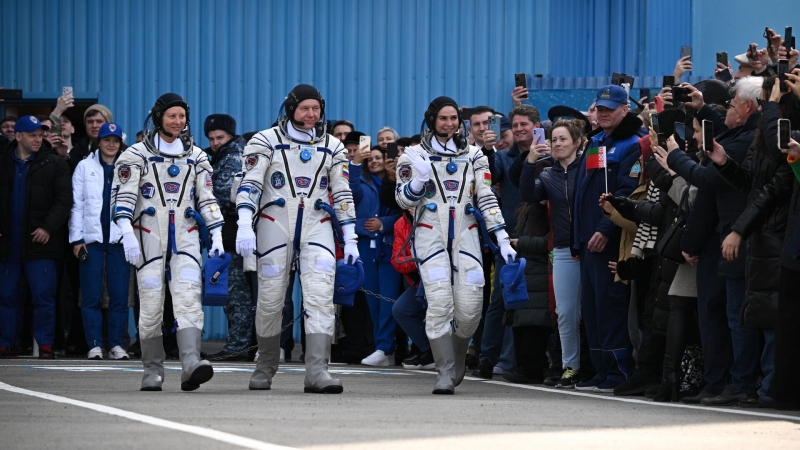 Корабль с первой женщиной-космонавтом из Белоруссии прибыл на МКС