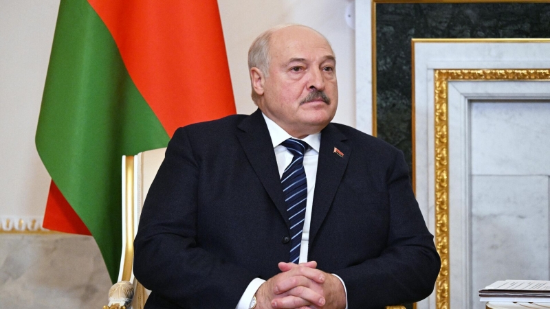 Лукашенко заявил, что у Минска нет планов по созданию космических ракет
