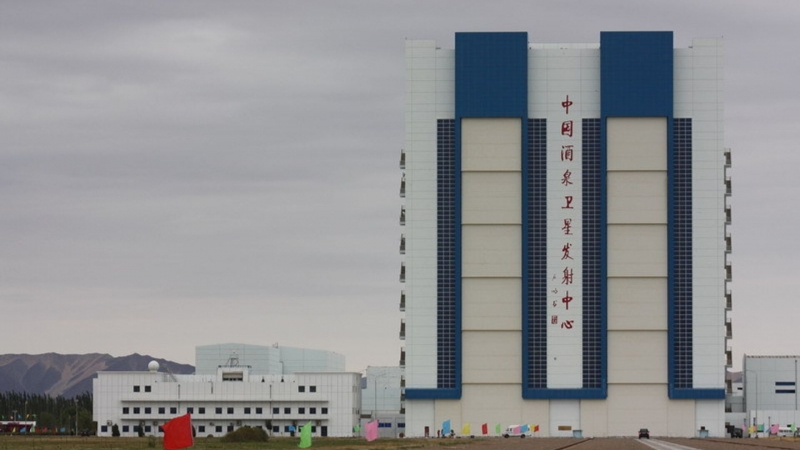 Китай запустил пилотируемый космический корабль "Шэньчжоу-18"