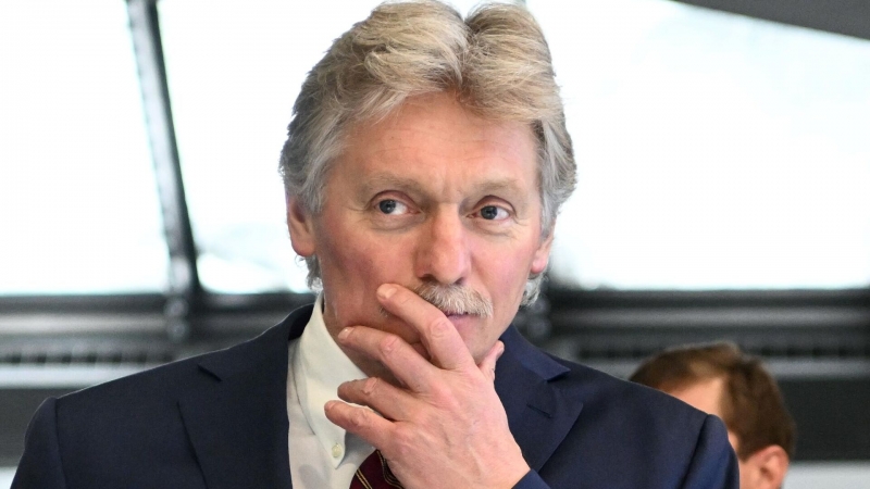 Россия ничего не нарушает в своей космической программе, заявил Песков