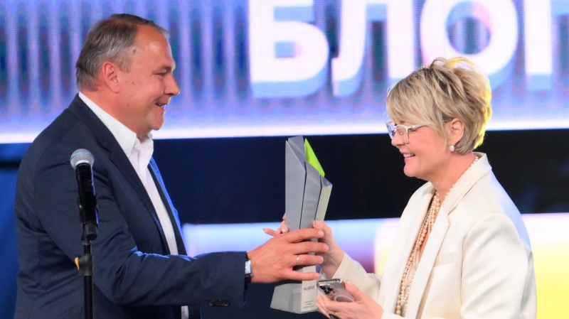 Юлия Меньшова победила в номинации "Блог" на национальной интернет-премии