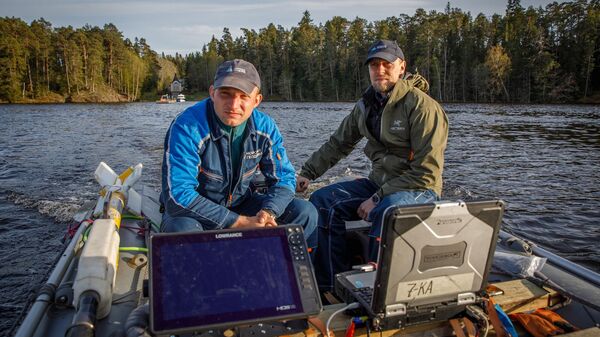Поиск вооруженным глазом. Ученые помогают искать колокола на дне Ладоги