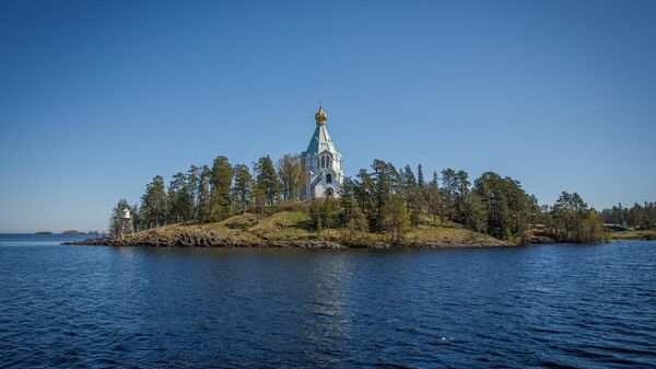 Поиск вооруженным глазом. Ученые помогают искать колокола на дне Ладоги