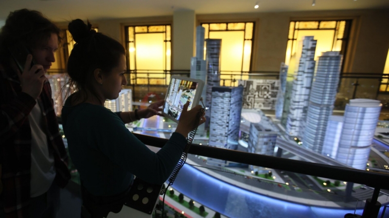 Гости ВДНХ в сиреневой одежде смогут бесплатно посетить несколько объектов