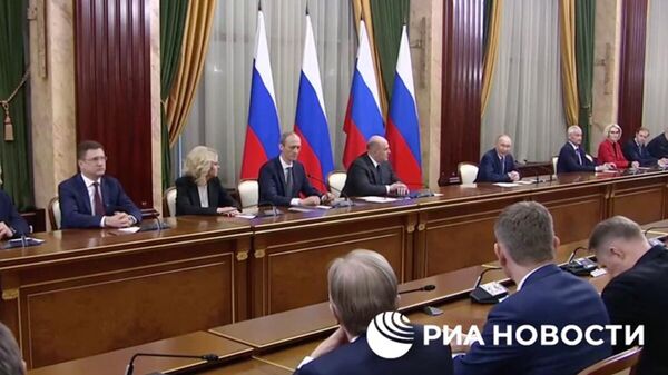 Путин отметил работу правительства по внедрению цифры