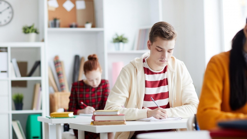 Педиатр объяснил, как уберечь детей от множества опасностей в интернете