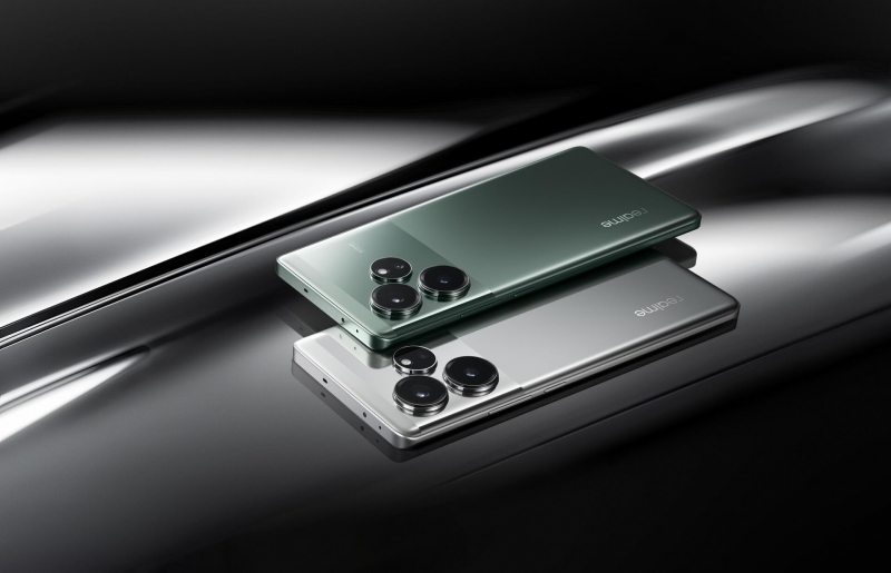 Серия realme GT 6, "убийца флагманов", поступила в продажу в России