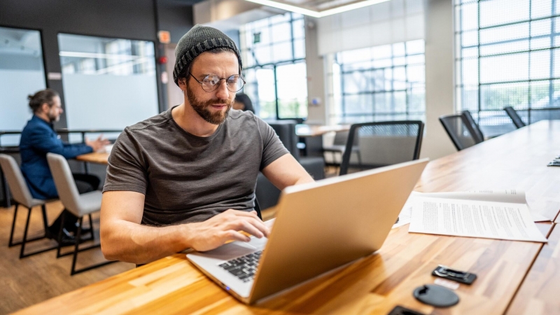 Новак: для роста производительности нужно использовать технологии ИИ