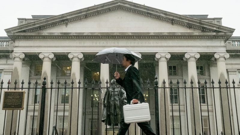 США ввели санкции против более 300 физических и юридических лиц