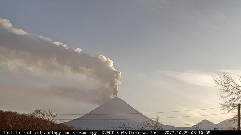 На Камчатке не исключили выпадения пепла от извержения вулкана Карымский