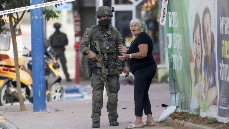 Гендиректор Adidas извинился за рекламу с участием Хадид