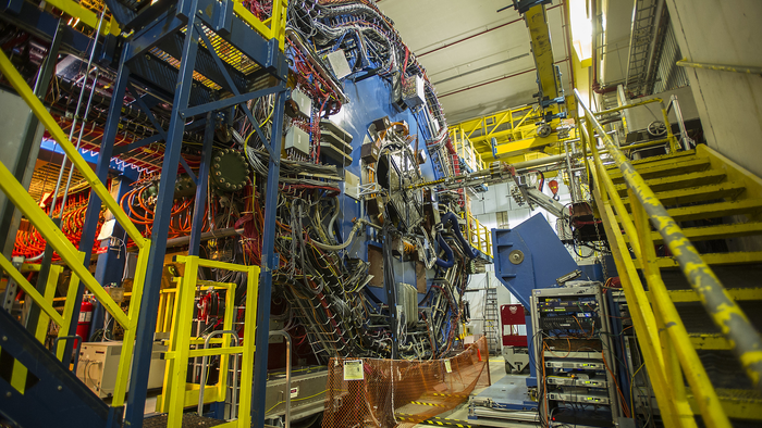 Китайские ученые обнаружили новые сверхтяжелые частицы антивещества