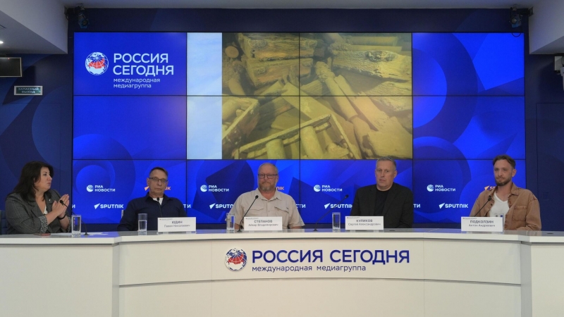 Подводные археологи представили артефакты с затонувшего судна XIX века