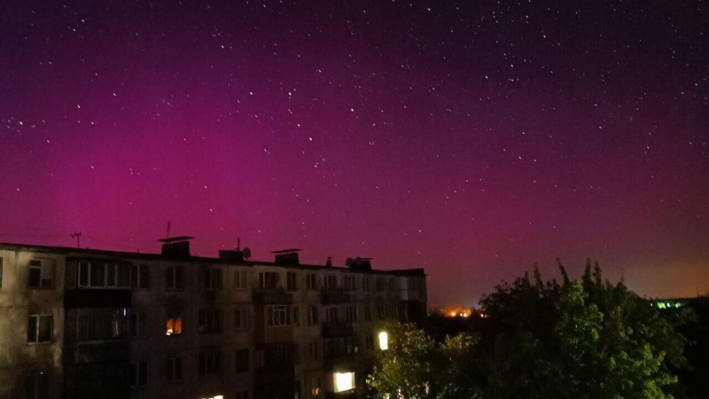 В небе над Украиной заметили падающий метеор